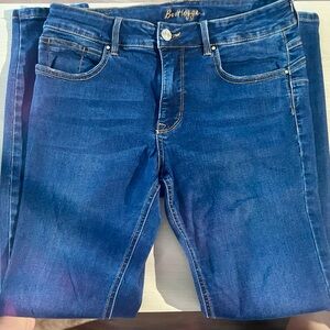 Bootlegger brand mid rise skinny jeans. Size 30